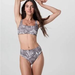 Vuori Encinitas Swim Top in Chia Print